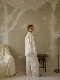 Alternative view of WORKING GIRL